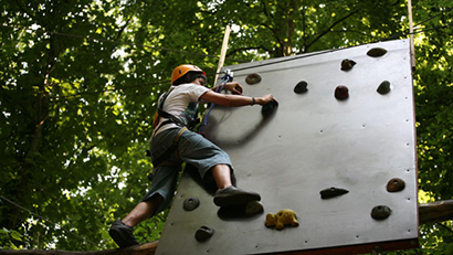 Stolz sein, wenn man es geschafft hat - Kletterwald Schwindelfrei