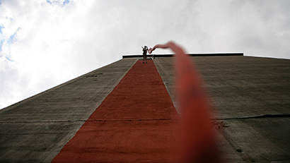 Houserunning - Ab hier geht es senkrecht abwärts entlang der Via Ferrata