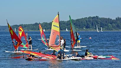 Symbolfoto Windsurfen